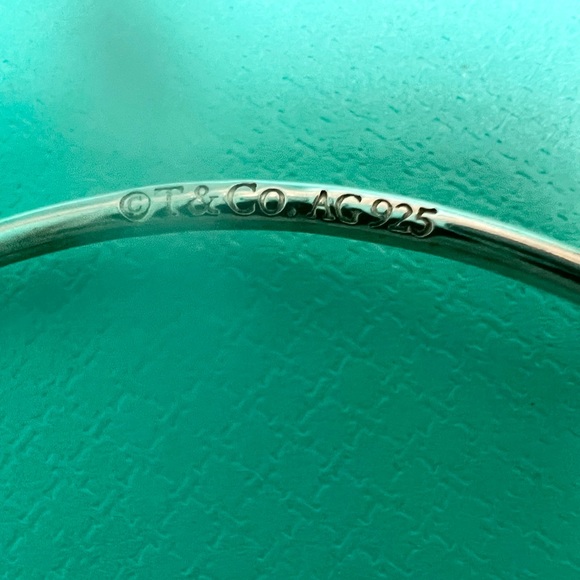 🔴Authentic TIFFANY & CO 2 Charms Bangle / Bracelet 🔴❤️ - Picture 7 of 10